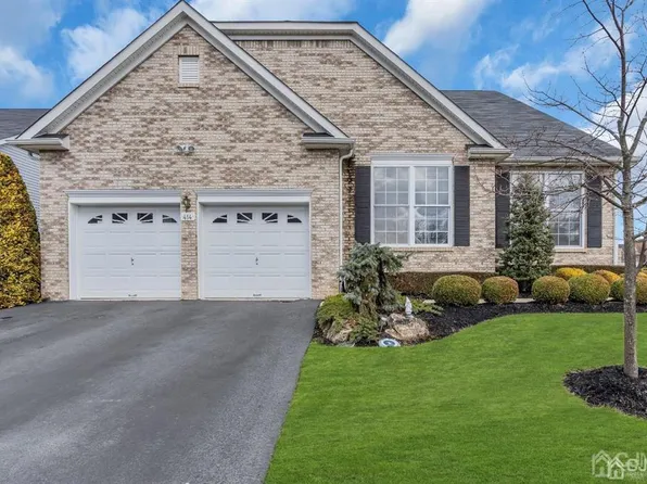 414 Edinburgh Pl, Marlboro, NJ 07746
