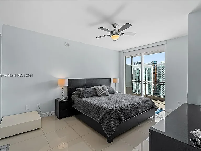 90 SW 3rd St #3501 — Photo 20