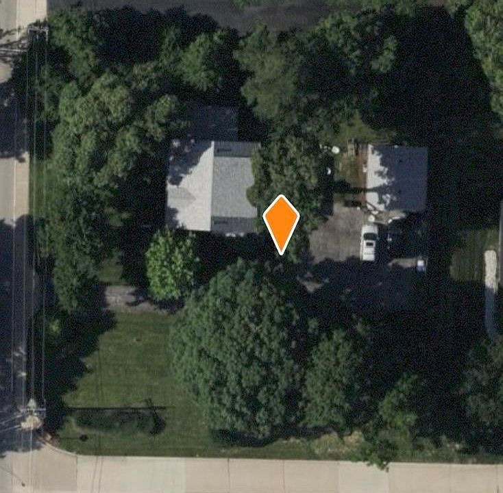 2nd image of 526 Graeser Rd