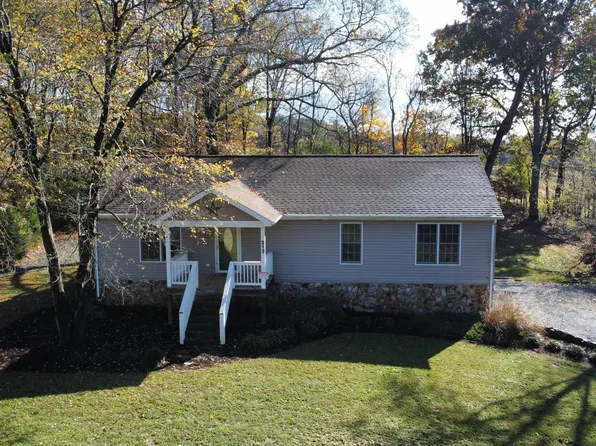 213 Heritage Ln, Hardy, VA 24101
