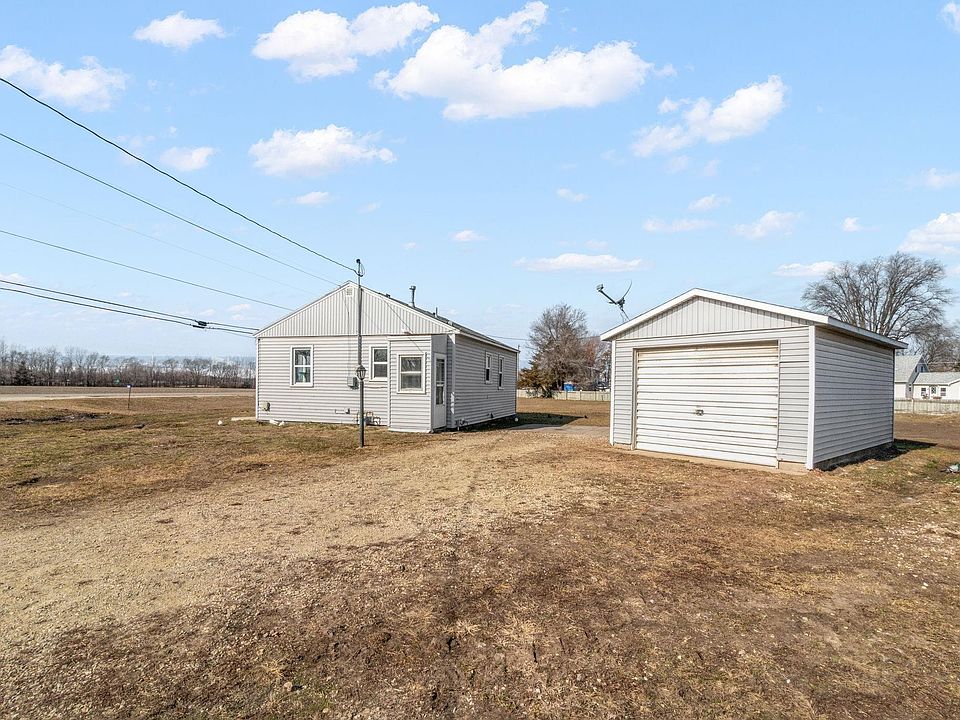 3121 Gilbertville Rd, Waterloo, IA 50707 Zillow