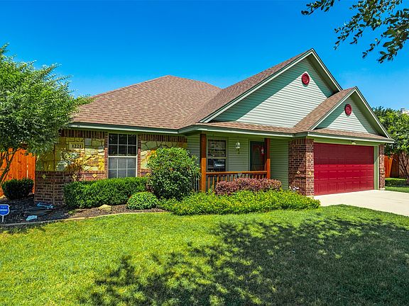 2nd image of 1221 Eagle Lake Dr