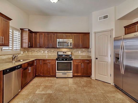5th image of 3154 Red Orchard Dr