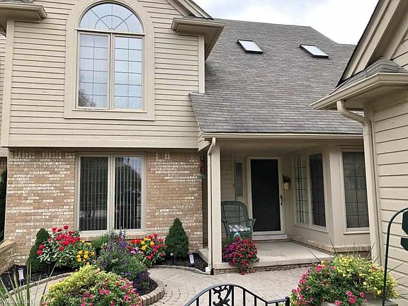 2nd image of 16945 Coral Ln