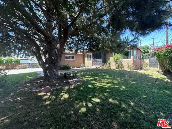 741 E Charron Pl, Compton, CA 90220