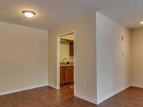 2nd image of 10901 Meadowglen Ln APT 82