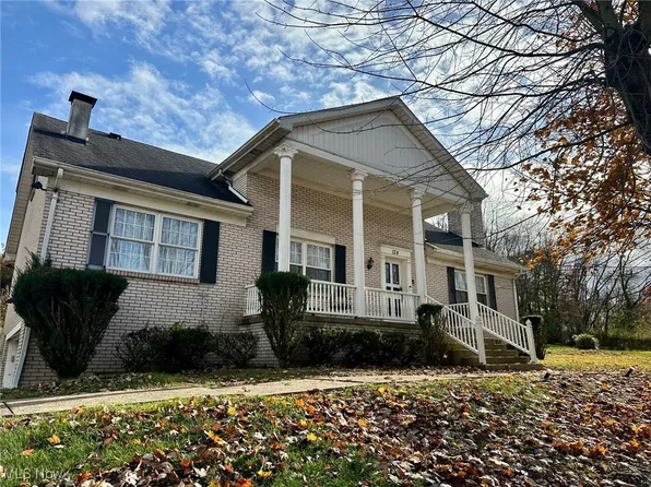 124 Wares Dr, Weirton, WV 26062