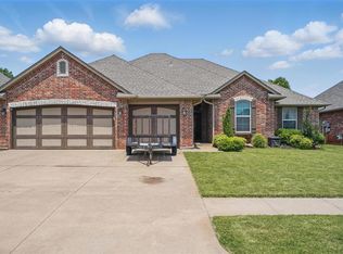 2513 SE 13th St, Moore, OK 73160