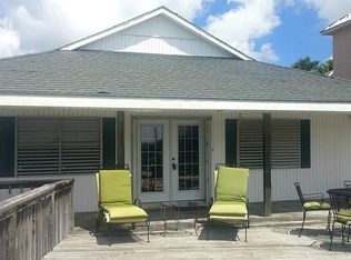 1439 Lotus Dr, Tiki Island, TX 77554