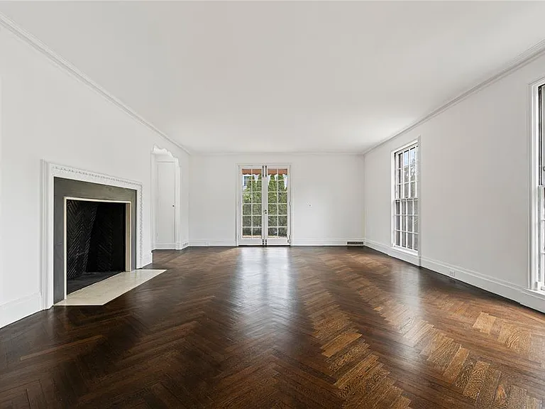 6 Fox Meadow Rd — Photo 6