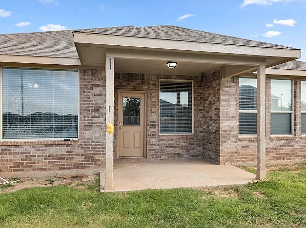 1523 San Miguel Ave — Photo 4