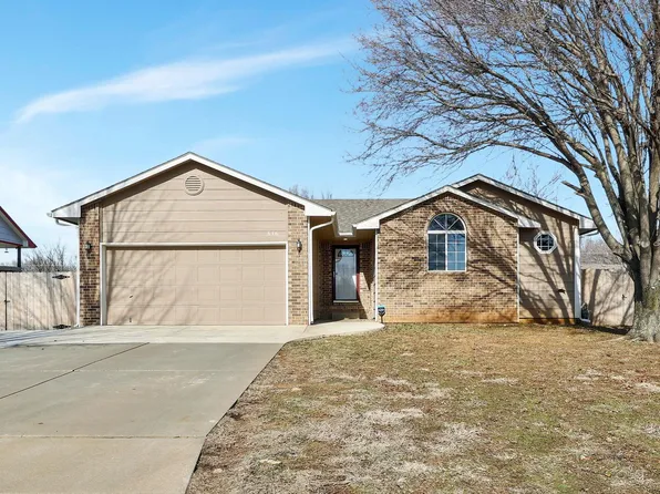 616 E Colleen Ave, Augusta, KS 67010