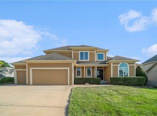 601 SW 33rd St, Lees Summit, MO 64082