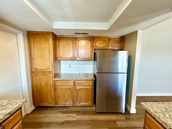 4th image of 1585 Mayflower Way
