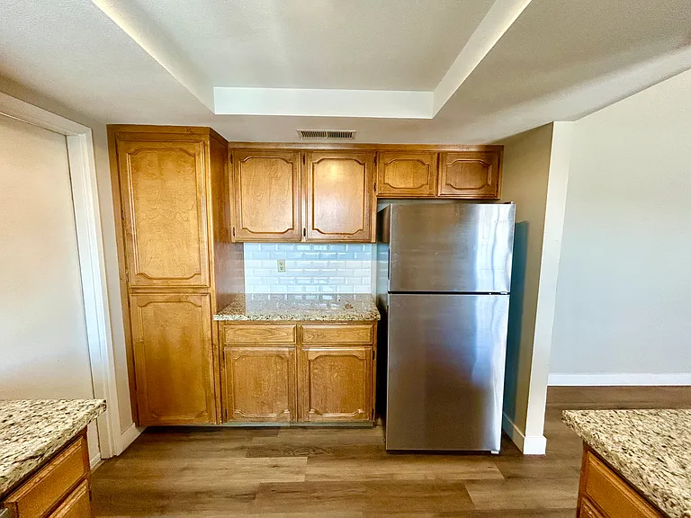 1585 Mayflower Way — Photo 4