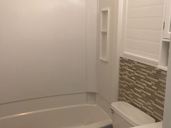3rd image of 215 Fairview Ave