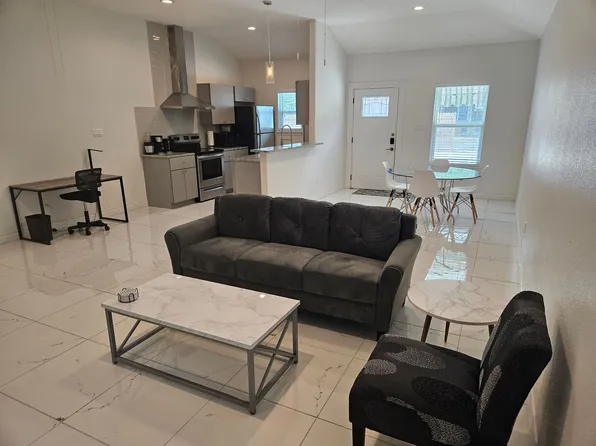 702 5th St, Corpus Christi, TX