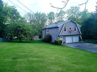 56 Mackenzie Rd E, Hampton, NJ 08827