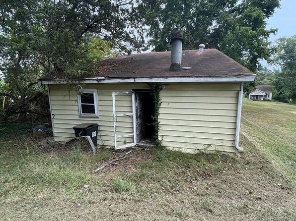 203 S Atkinson Ave, Earlington, KY 42410