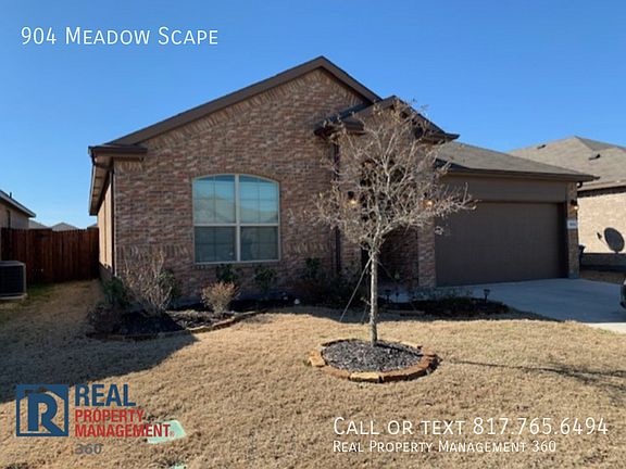 3rd image of 904 Meadow Scape Dr