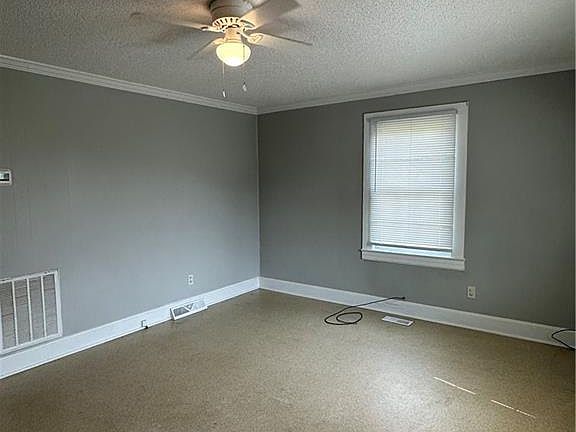 3rd image of 731 Leonard Rd