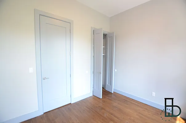 Rented by Miron Realty Group | media 27