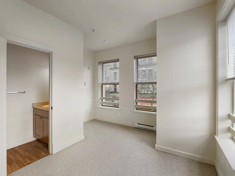 Milwaukee Apartments — Photo 18