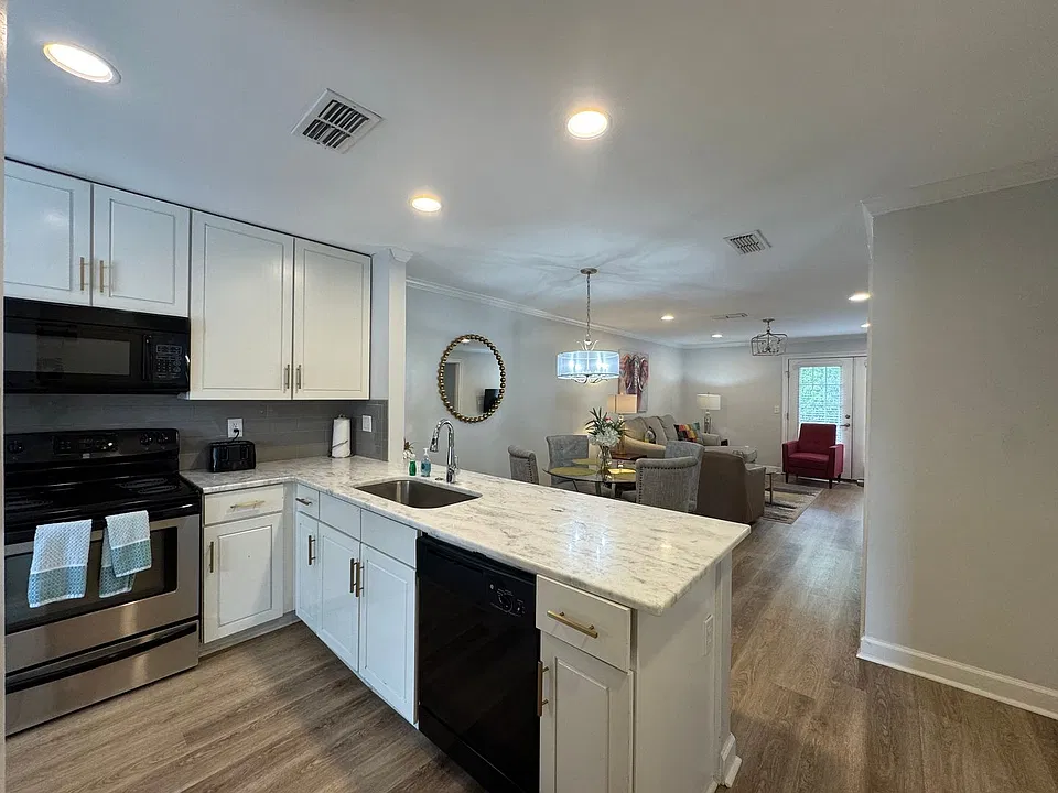 2112 Old Taylor Rd #B6
