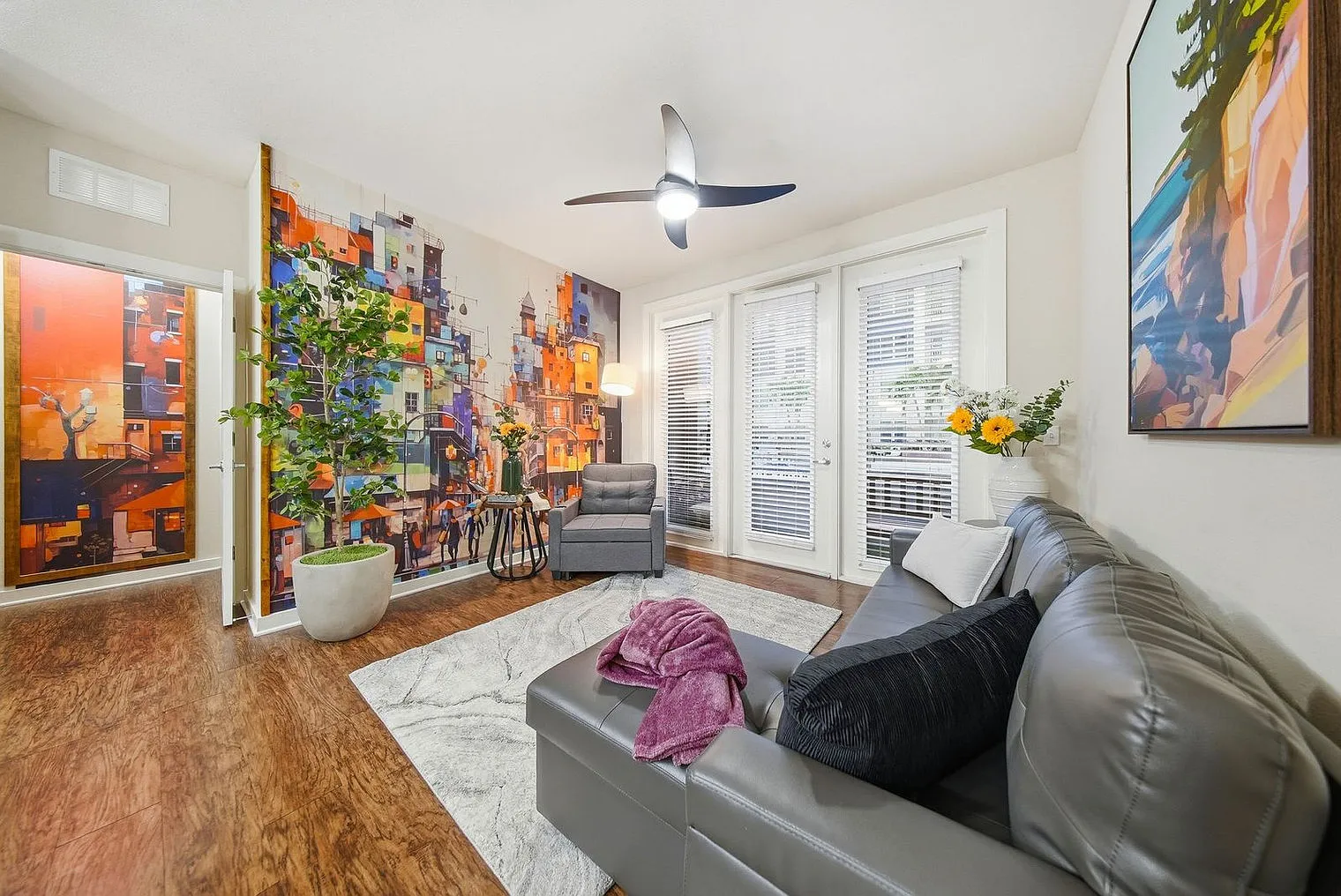 2 bed, 2.0 bath, 1097 sqft, $4,726 — Photo 1