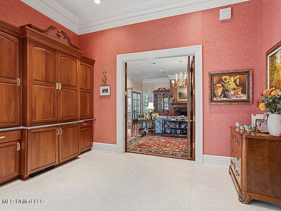 23rd image of 147 Chantilly Dr
