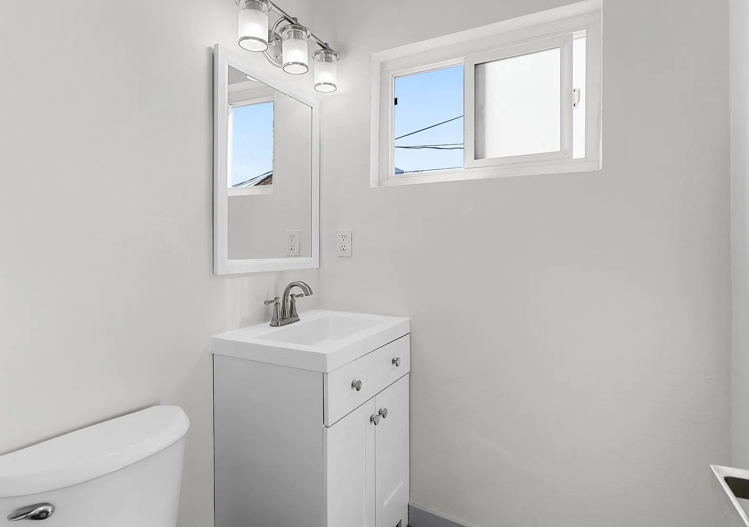 112 E Buckthorn Street — Photo 1