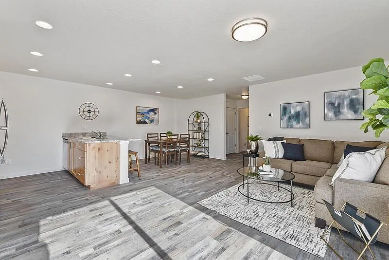 2 bed, 2.5 bath, 1006 sqft, $1,645 — Photo 3