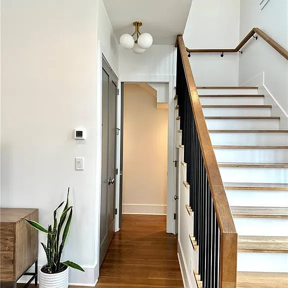 210 Glasgow Ln — Photo 27
