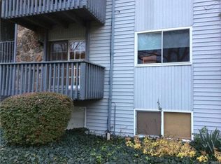 1842 Gascony Parc Dr, Lake Saint Louis, MO 63367