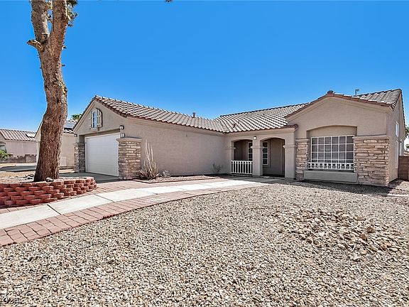 3rd image of 4604 Crimson Leaf Dr