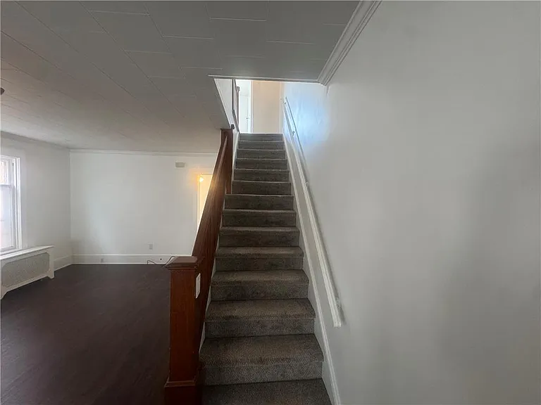 111 E Elm St — Photo 13