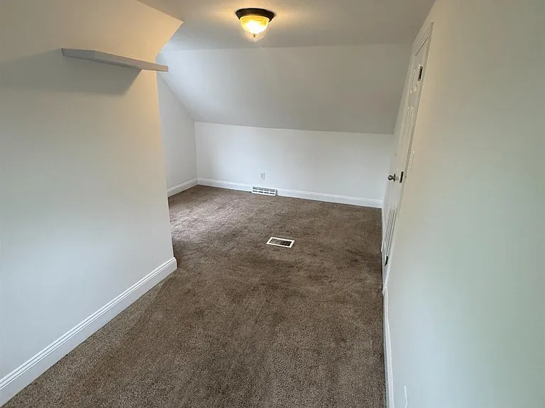 51 Kenwood Ter — Photo 15