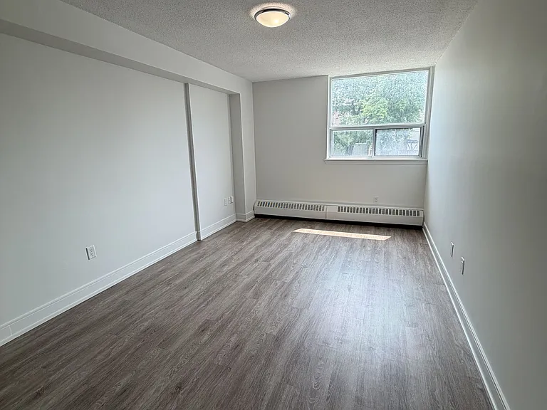 147 Wellington St W #202 — Photo 17