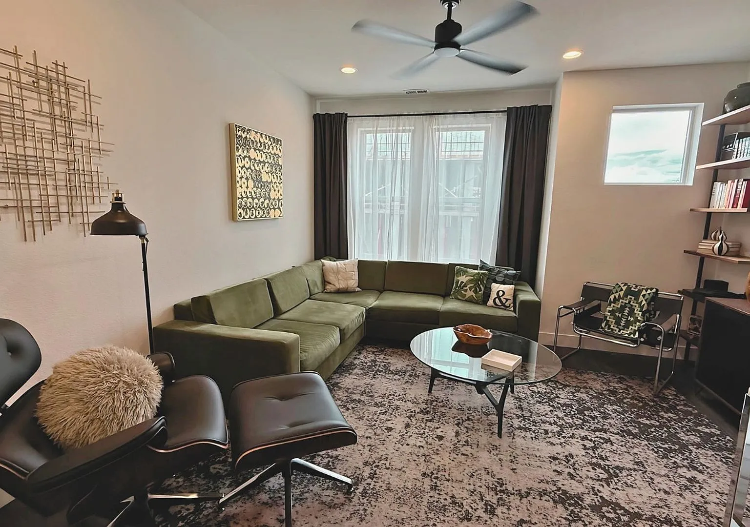 Charming 3BR House in Denver — Photo 1