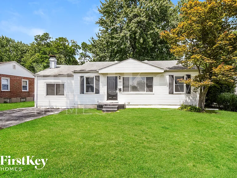 1405 Gahan Dr — Photo 2