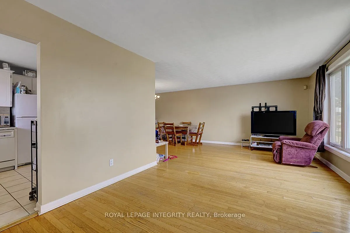 3 bed, $2,450 — Photo 3