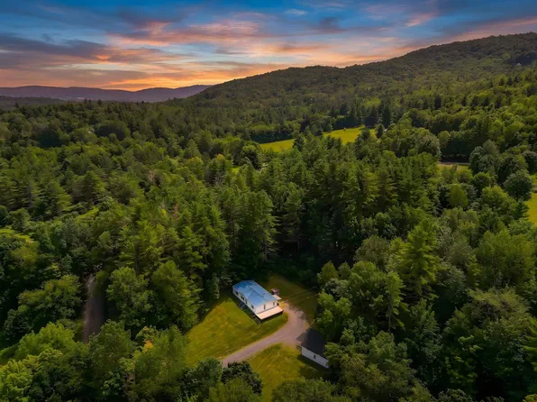 9 Hayes Road, Duxbury, VT 05676