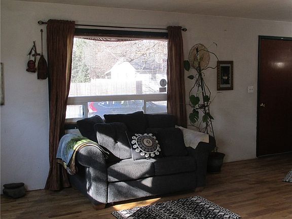 3rd image of 45 S June Ave