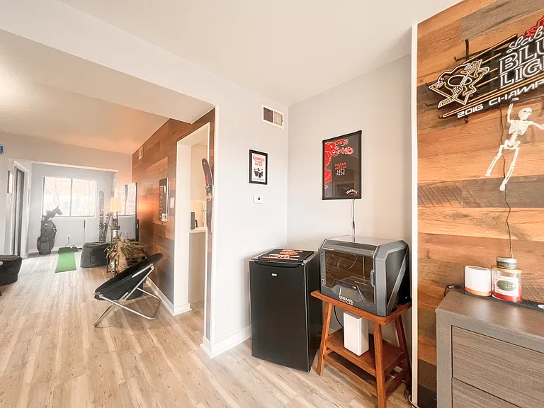 5737 Hobart St #5 — Photo 22