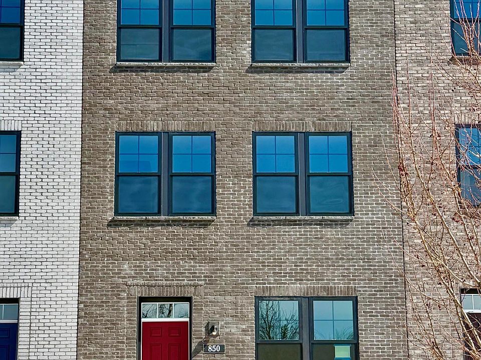 1st image of 850 Woodlawn Ave