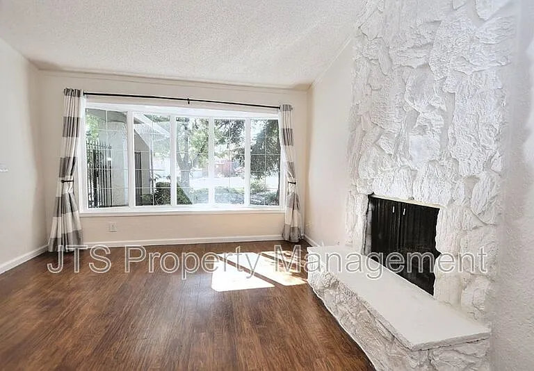 6830 Mellodora Dr — Photo 10