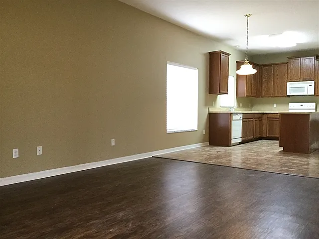 1338 Edison Tree Rd — Photo 6
