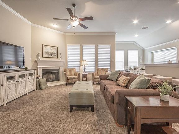 3rd image of 1401 Jennings Ct