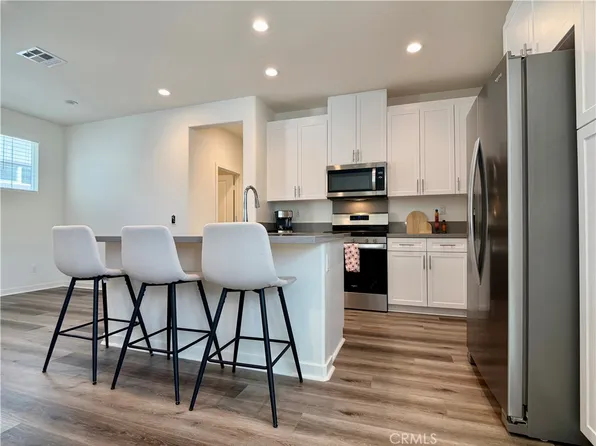 16064 Jamie Ln Unit 8, Fontana, CA 92336