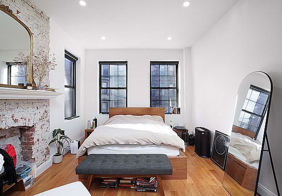2nd image of 427 W 154th St #33
